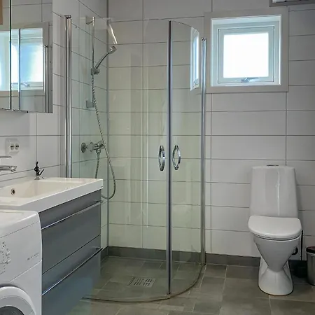 2 Bedroom Cozy In Stranda (More og Romsdal)